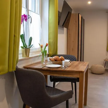 Alte Raiffeisenkasse Apartment *