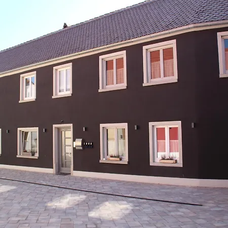 Alte Raiffeisenkasse Apartment *